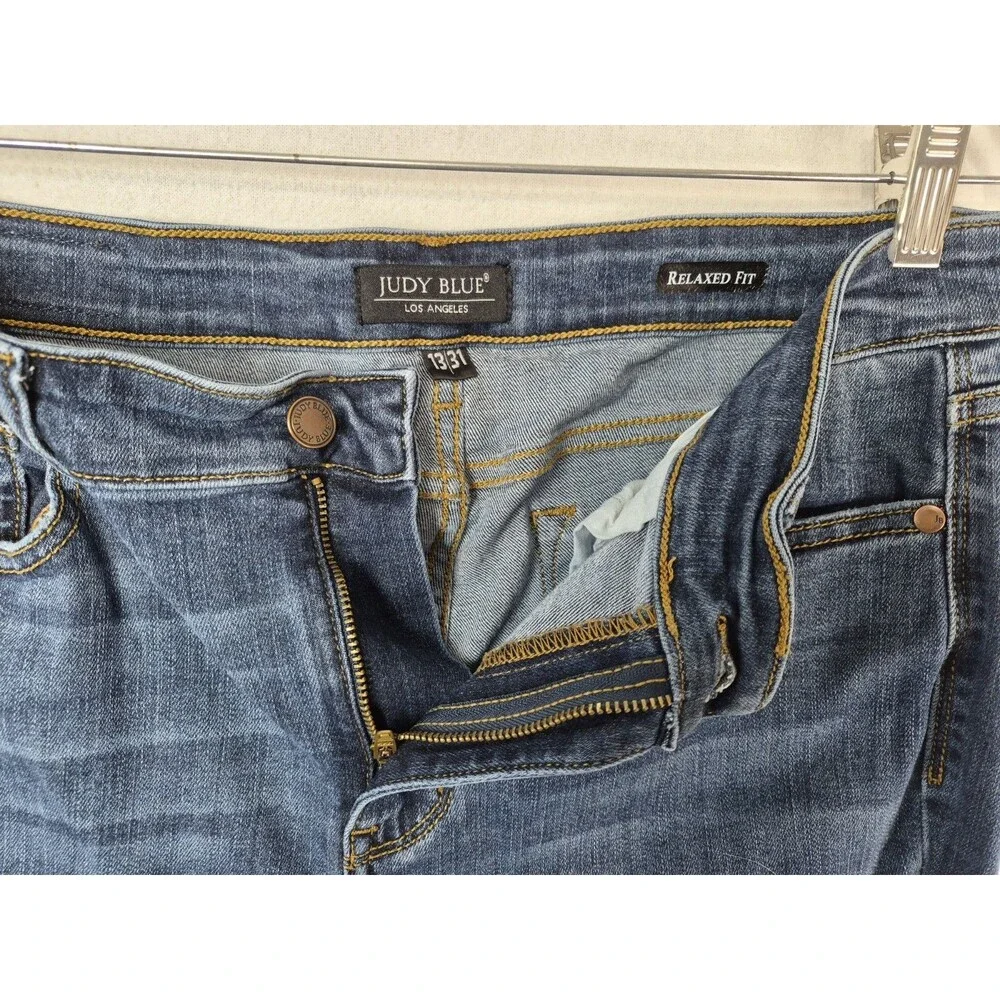 Judy Blue Mid Rise Straight Leg Cropped Jeans Womens Relaxed Fit Stretch Wash